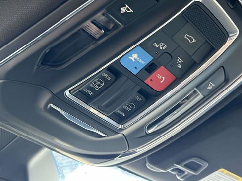 Used 2024 Jeep Grand Cherokee Altitude image 22