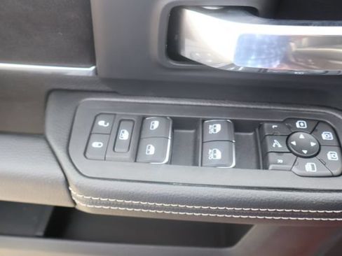 New 2026 RAM 2500 Laramie w/ Sport Appearance Package AWD/4WD image 14