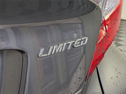 Certified 2022 Toyota C-HR Limited image 7