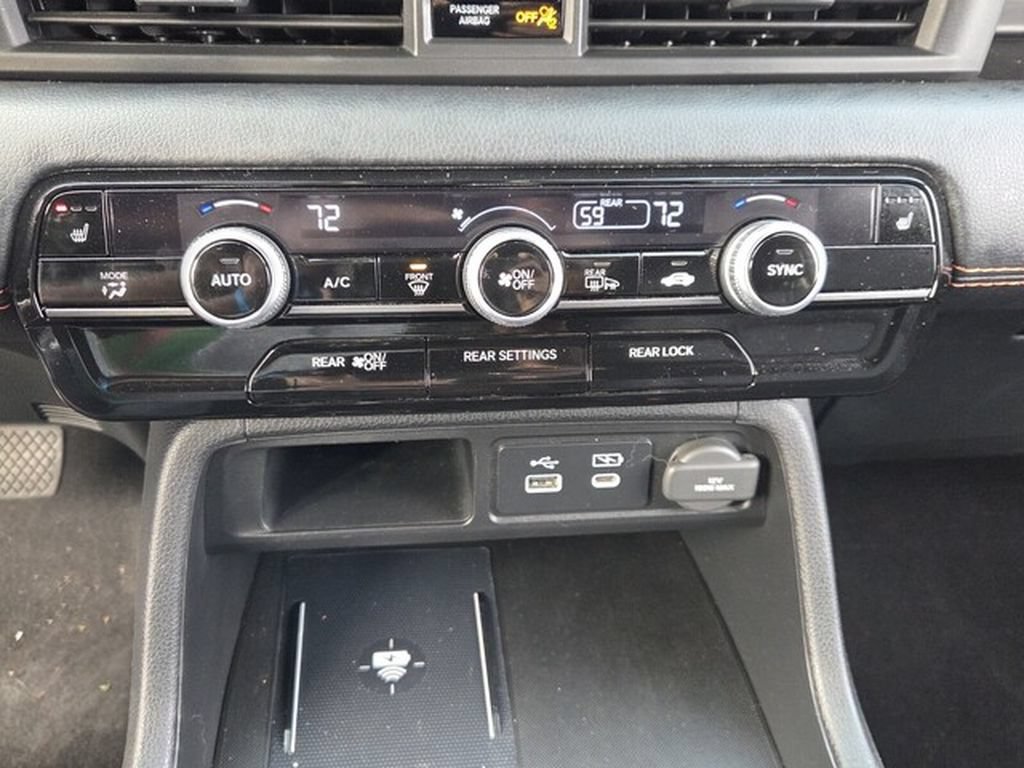 Used 2025 Honda Pilot TrailSport image 23