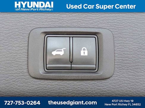 Used 2023 Mitsubishi Outlander SE AWD/4WD image 13