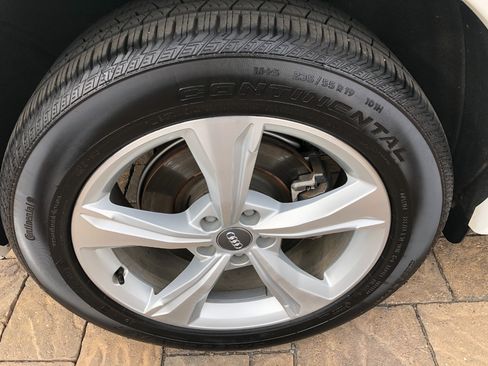 Used 2020 Audi Q5 2.0T Premium w/ Convenience Package image 8