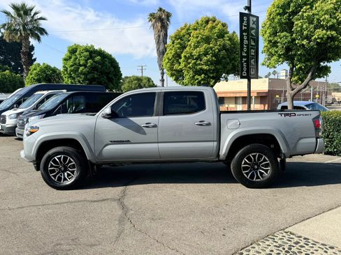 Used 2021 Toyota Tacoma TRD Sport w/ Technology Package RWD image 9