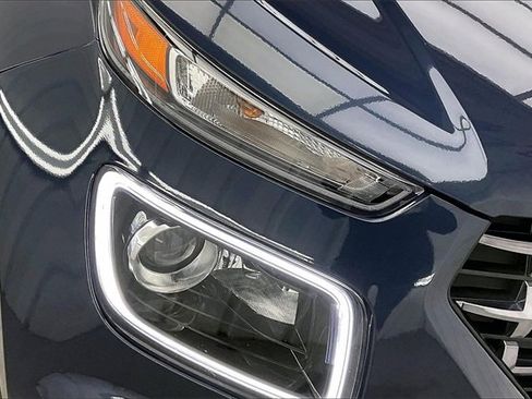 Certified 2025 Hyundai Venue Limited image 25