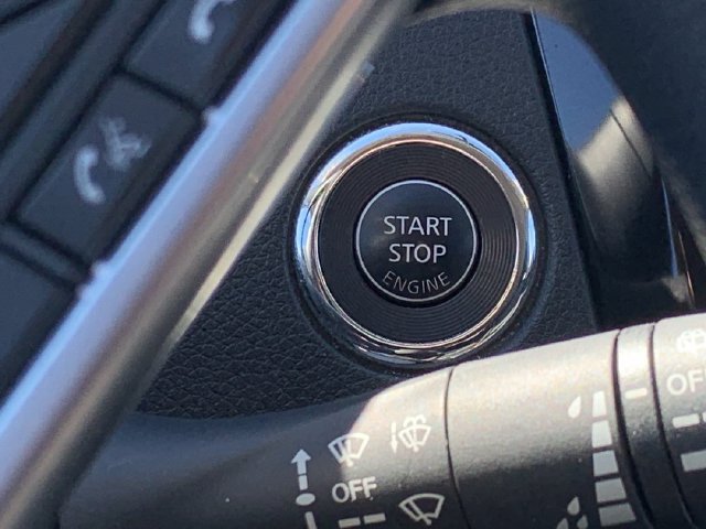 Used 2017 Nissan Rogue Sport SV FWD image 28