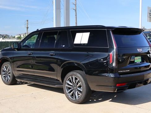 Used 2024 Cadillac Escalade ESV Sport RWD image 4