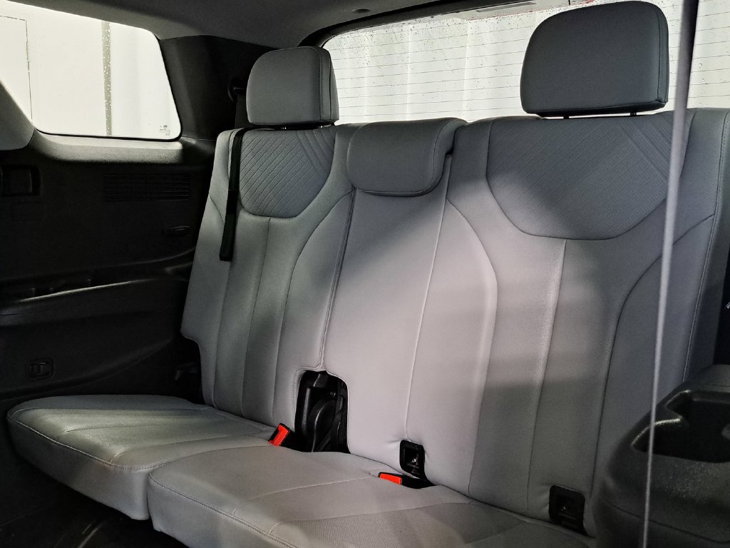Used 2024 Hyundai Palisade SEL FWD image 29