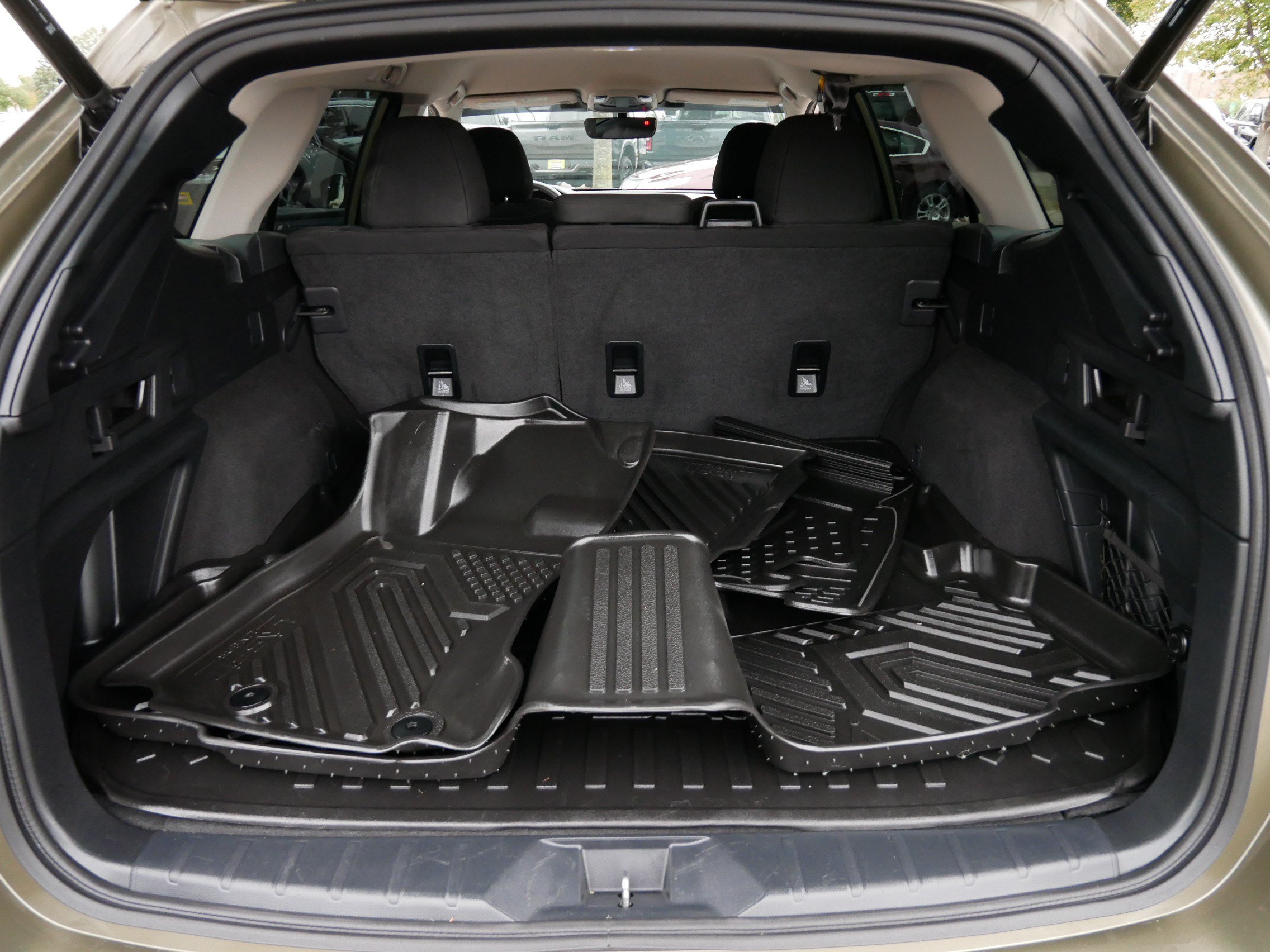 Used 2025 Subaru Outback Premium AWD/4WD image 18