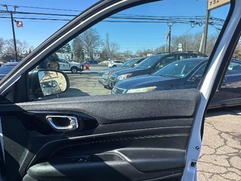 Used 2022 Jeep Compass Latitude image 27