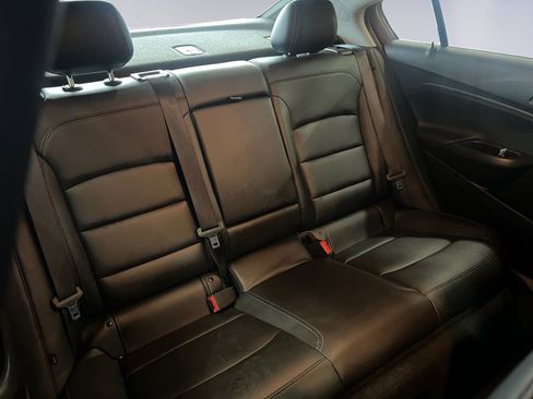 Used 2019 Chevrolet Cruze Premier image 18