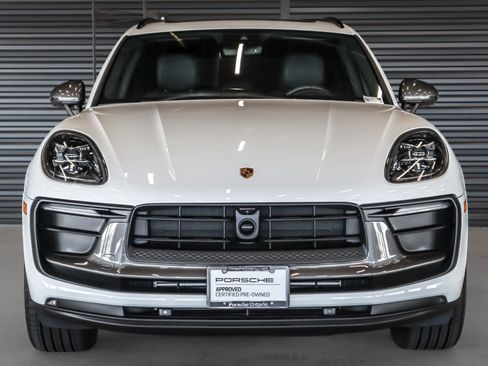 Used 2025 Porsche Macan Turbo AWD/4WD image 8
