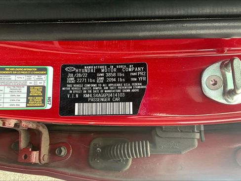 Used 2023 Hyundai Elantra SEL w/ Convenience Package image 30