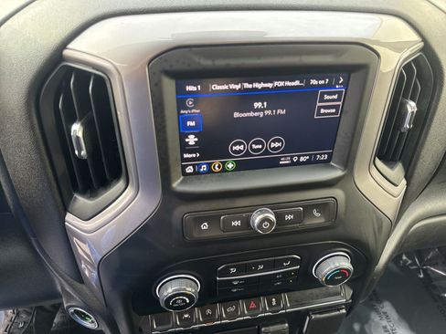 Used 2022 Chevrolet Silverado 1500 Custom AWD/4WD image 18