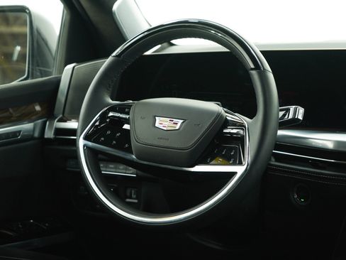Used 2025 Cadillac Escalade Sport Platinum AWD/4WD image 15