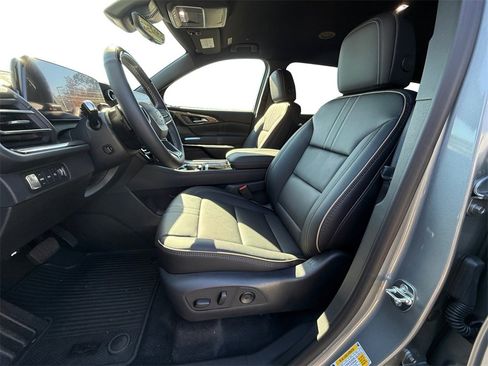 New 2026 Chevrolet Traverse High Country image 9