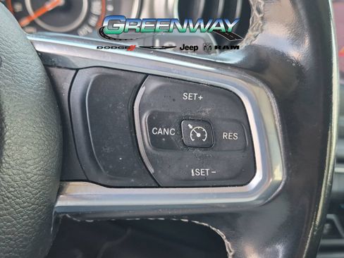 Used 2021 Jeep Wrangler Unlimited Sahara AWD/4WD image 9
