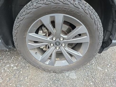 Used 2023 Ford Explorer XLT w/ Equipment Group 202A AWD/4WD image 25