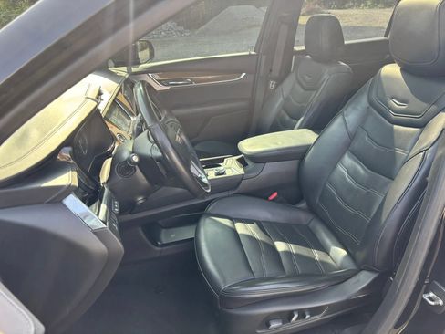 Used 2020 Cadillac XT6 Premium Luxury w/ Platinum Package FWD image 12