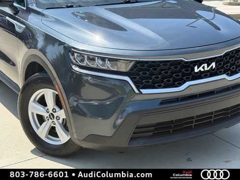 Used 2022 Kia Sorento LX FWD image 5