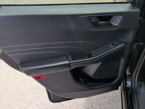Used 2025 Ford Escape Active FWD image 33