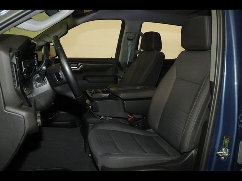Used 2024 Chevrolet Silverado 1500 LT image 25