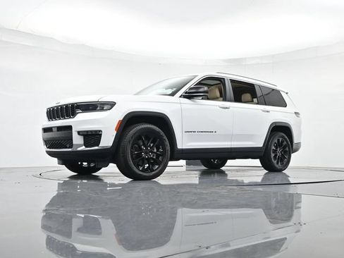 Used 2021 Jeep Grand Cherokee L Limited w/ Luxury Tech Group II AWD/4WD image 40