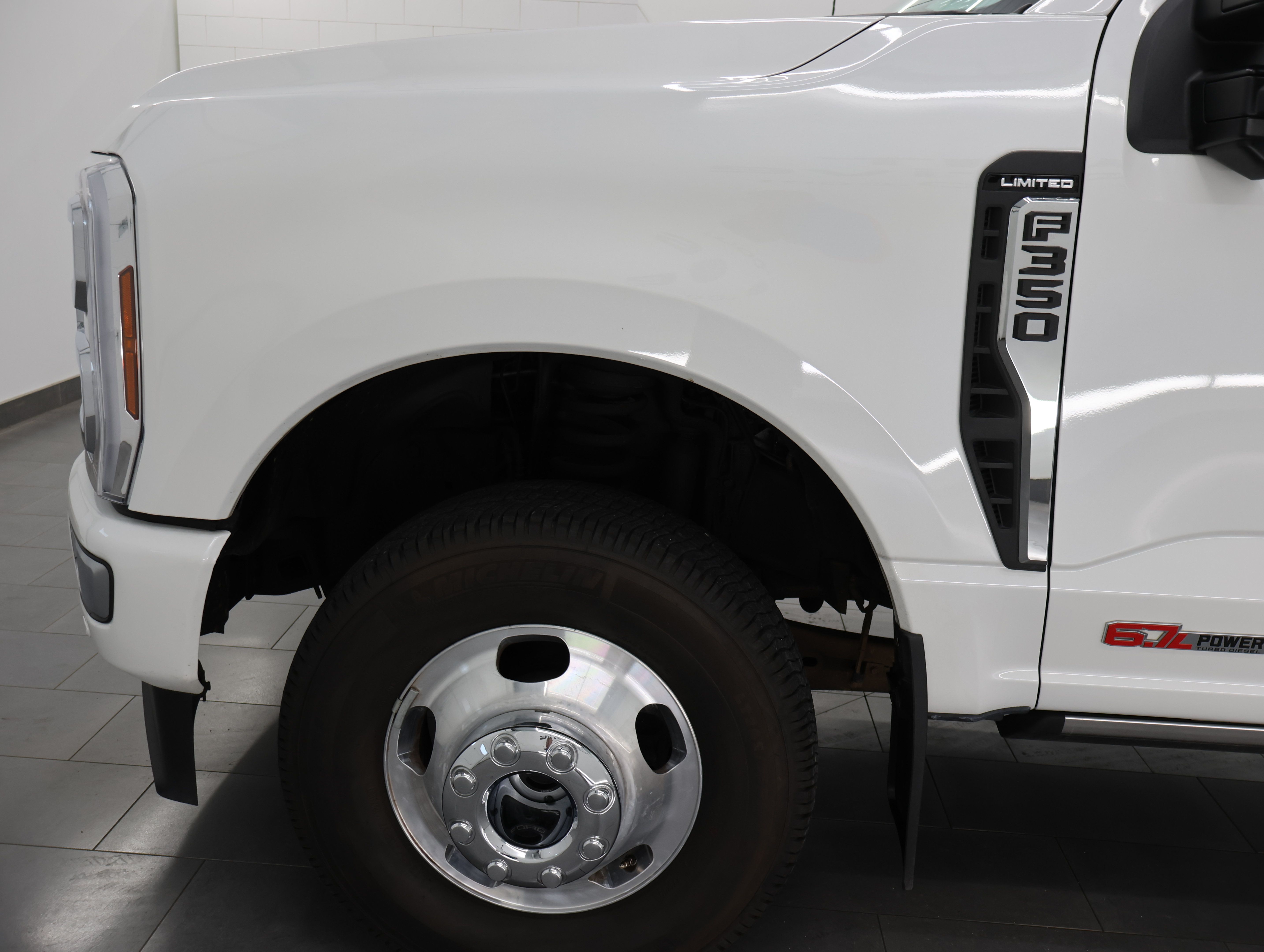 Used 2024 Ford F350 Limited w/ FX4 Off-Road Package AWD/4WD image 40