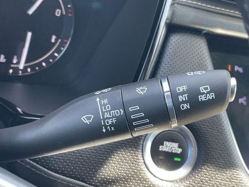 Used 2017 Cadillac XT5 Premium Luxury w/ Driver Assist Package AWD/4WD image 18