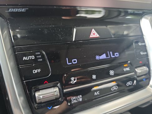 Certified 2023 Kia Sorento SX Prestige AWD/4WD image 16