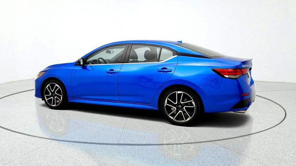Used 2025 Nissan Sentra SR w/ SR Premium Package FWD image 7