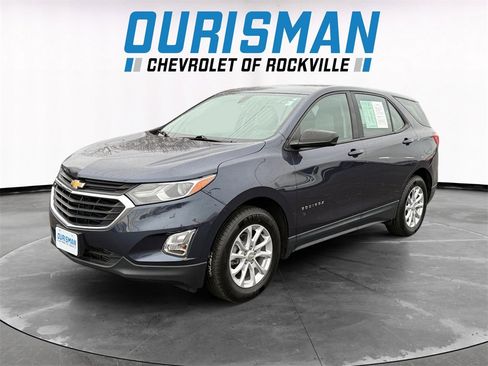 Used 2019 Chevrolet Equinox LS image 2
