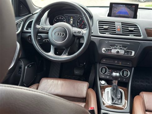 Used 2018 Audi Q3 2.0T Premium Plus w/ Premium Plus Package image 27