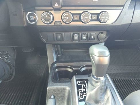 Used 2019 Toyota Tacoma TRD Sport image 16