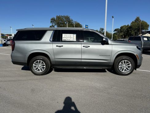 New 2026 Chevrolet Suburban LS image 5