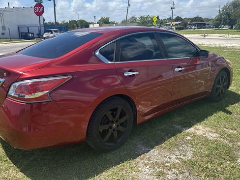 Used 2015 Nissan Altima 2.5 S w/ Power Driver Seat Package FWD image 4