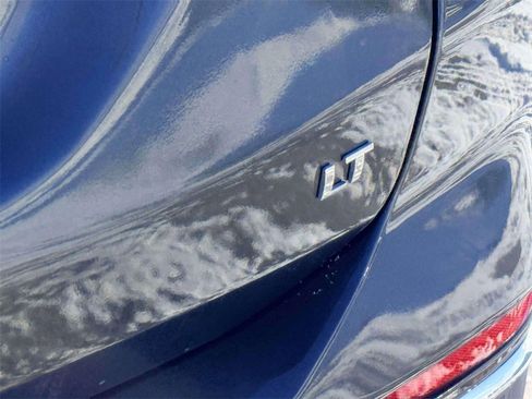 Used 2019 Chevrolet Equinox LT w/ Driver Convenience Package image 7