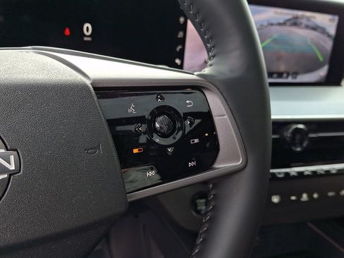 Certified 2025 Nissan Murano SL image 23