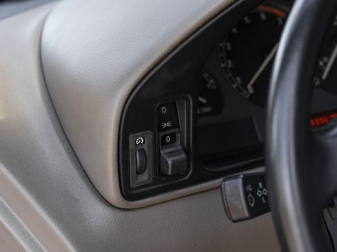 Used 1992 BMW 850i image 14