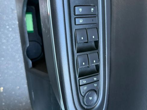 Used 2007 GMC Acadia SLT w/ Trailering Package image 8