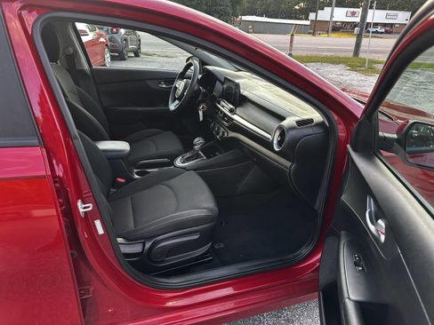 Used 2020 Kia Forte LXS image 19