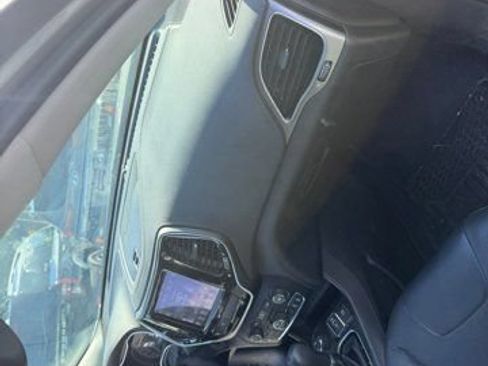 Certified 2019 Jeep Cherokee Limited AWD/4WD image 13