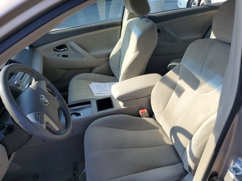 Used 2009 Toyota Camry LE FWD image 17