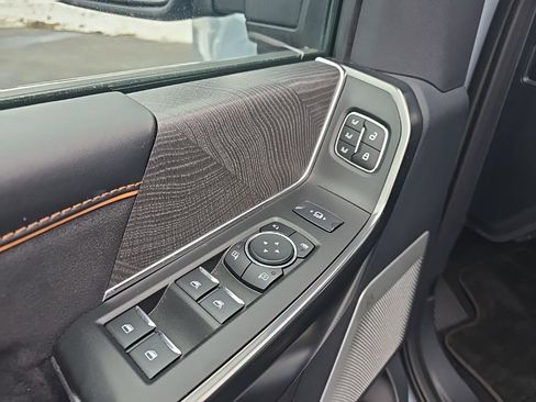 Used 2024 Ford F350 Platinum image 18