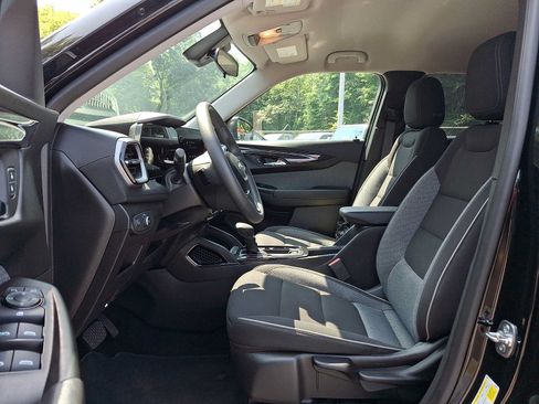 Used 2025 Chevrolet TrailBlazer LT AWD/4WD image 12