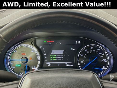 Used 2021 Toyota Venza Limited image 11