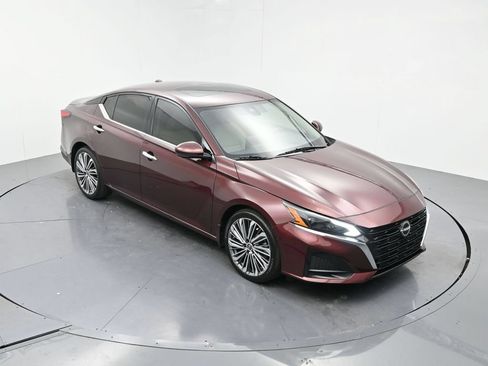 Used 2024 Nissan Altima 2.5 SL FWD image 17
