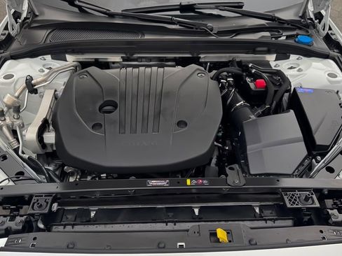 Used 2025 Volvo V60 B5 Cross Country Plus image 33