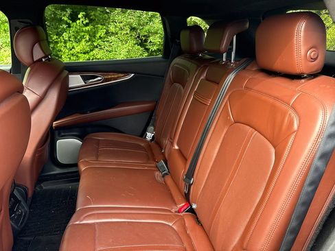 Used 2017 Lincoln MKX Reserve w/ Luxury Package AWD/4WD image 13