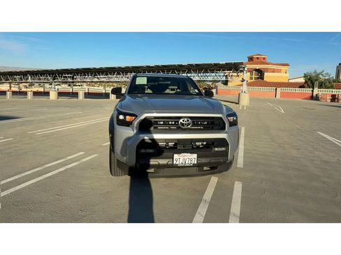 Used 2025 Toyota 4Runner SR5 image 3