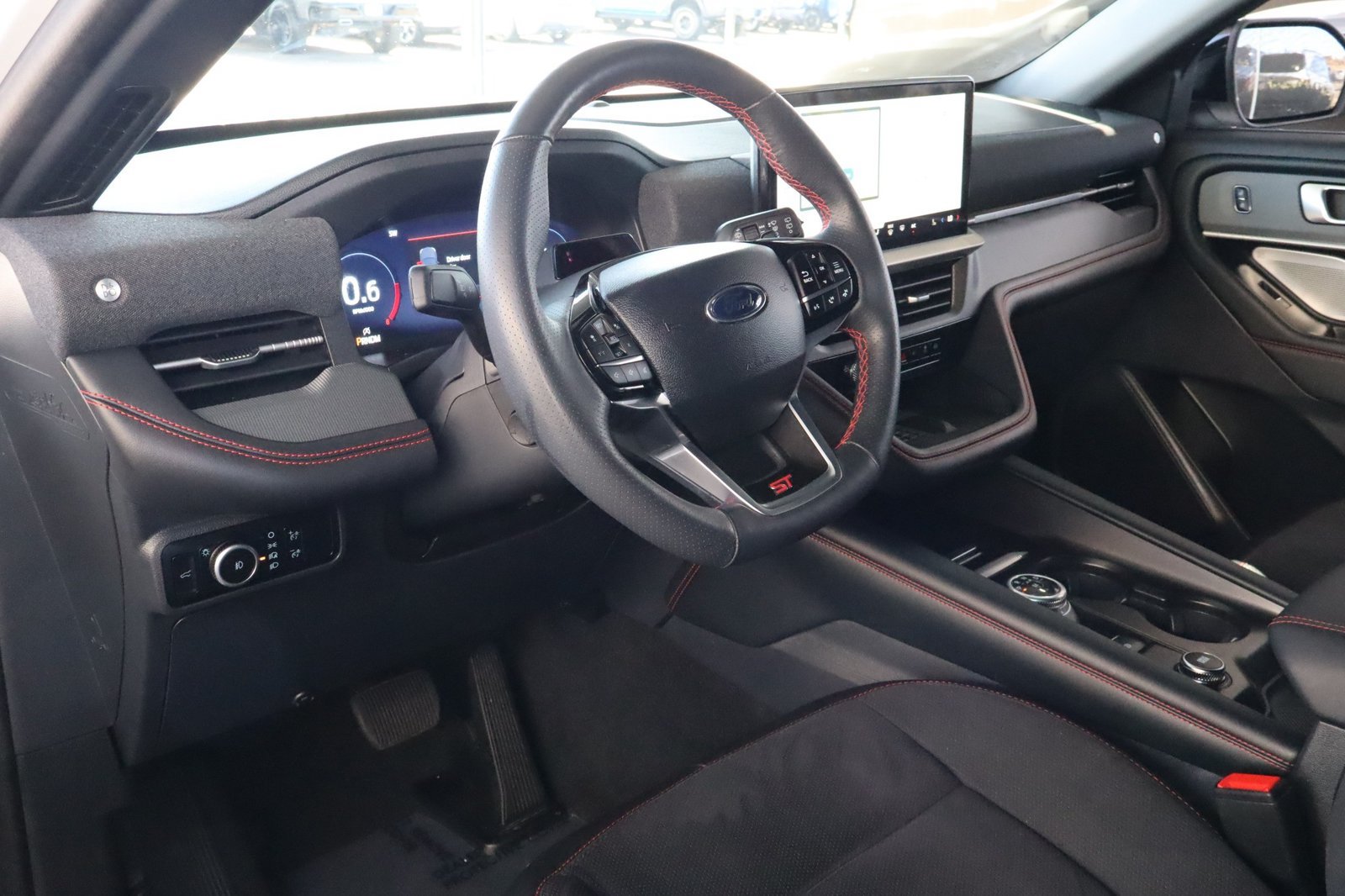 Used 2025 Ford Explorer ST RWD image 17